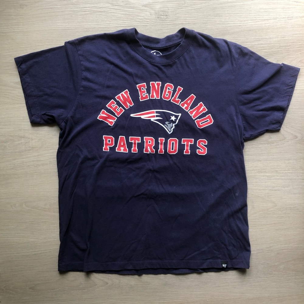 Men’s 47 Brand New England Patriots Blue Red Short Sleeve Tee